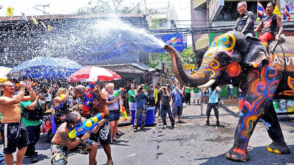 Songkran vieren in Thailand